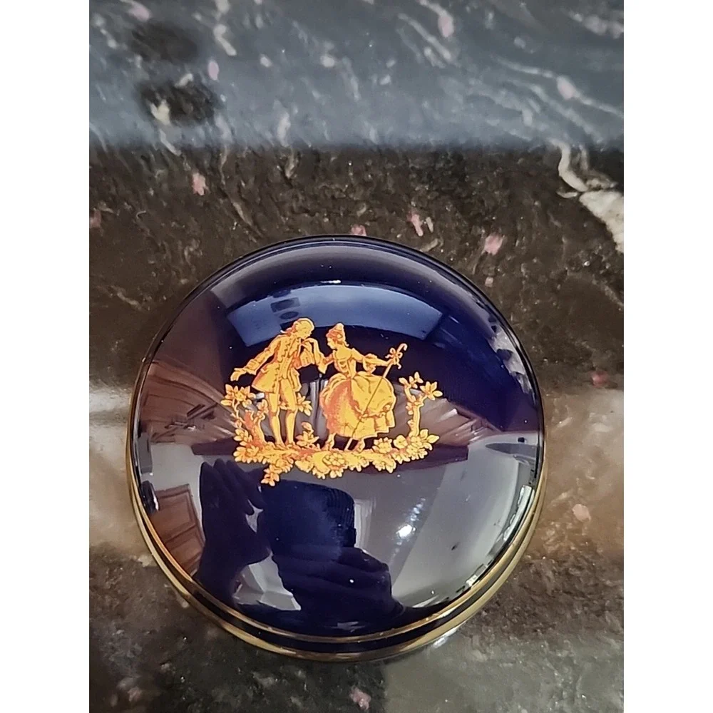 LIMOGES TRINKET BOX COBALT BLUE AND GOLD ANTIQUE LA REINE PORCELAIN Jewelry Box
